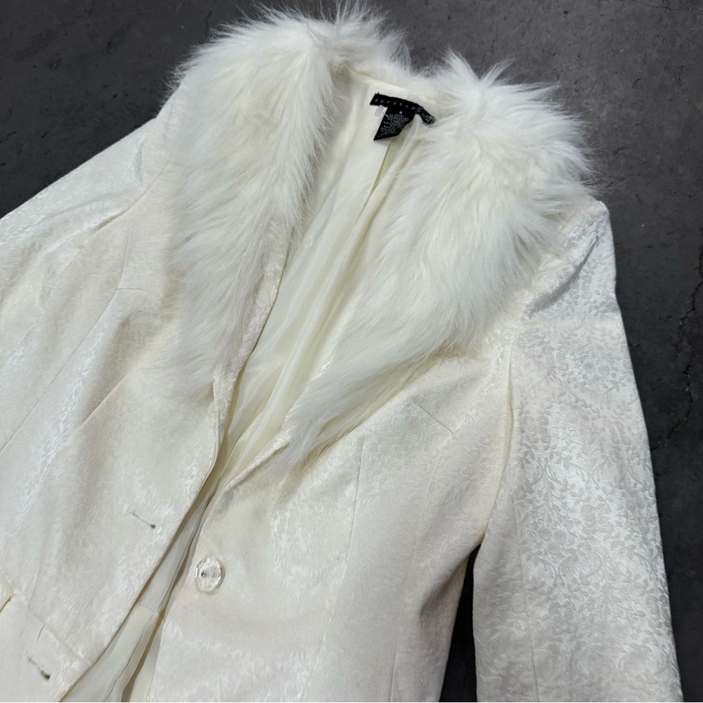 Perfect Paisley White Coat w Fur Trim